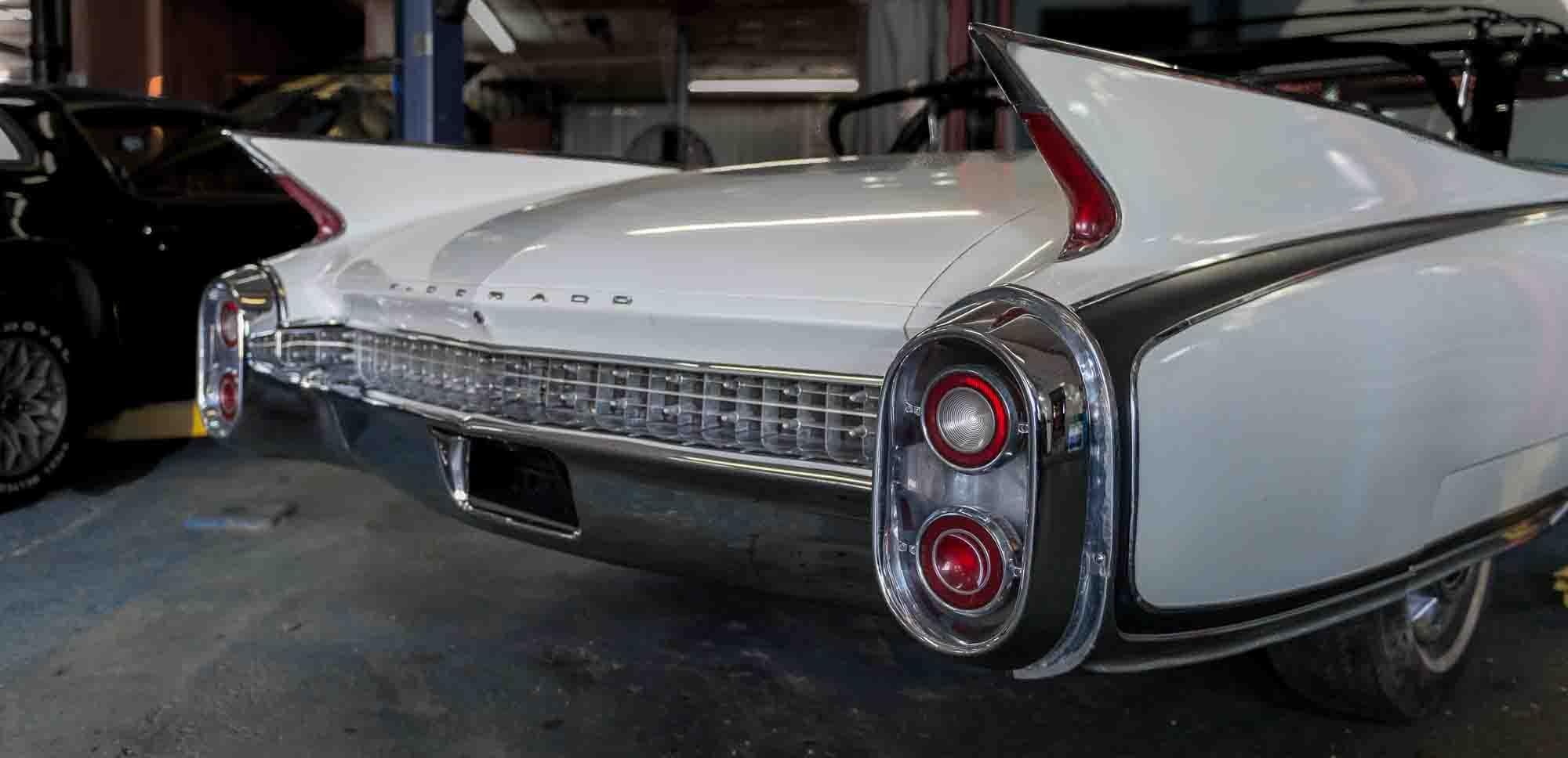 Rien de tel que des ailerons pour dire «Cadillac» et «années '60.» Cette Cadillac Eldorado Biarritz 1960, une décapotable, es