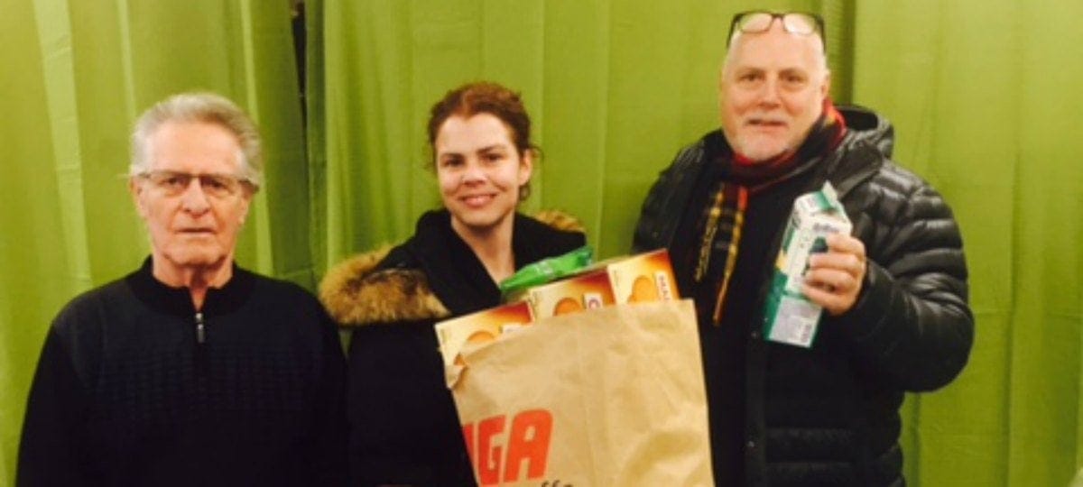 Henri Lagacé, président du Centre d'entraide de Saint-Colomban, a reçu la visite de la conseillère municipale Julie Deslaurie