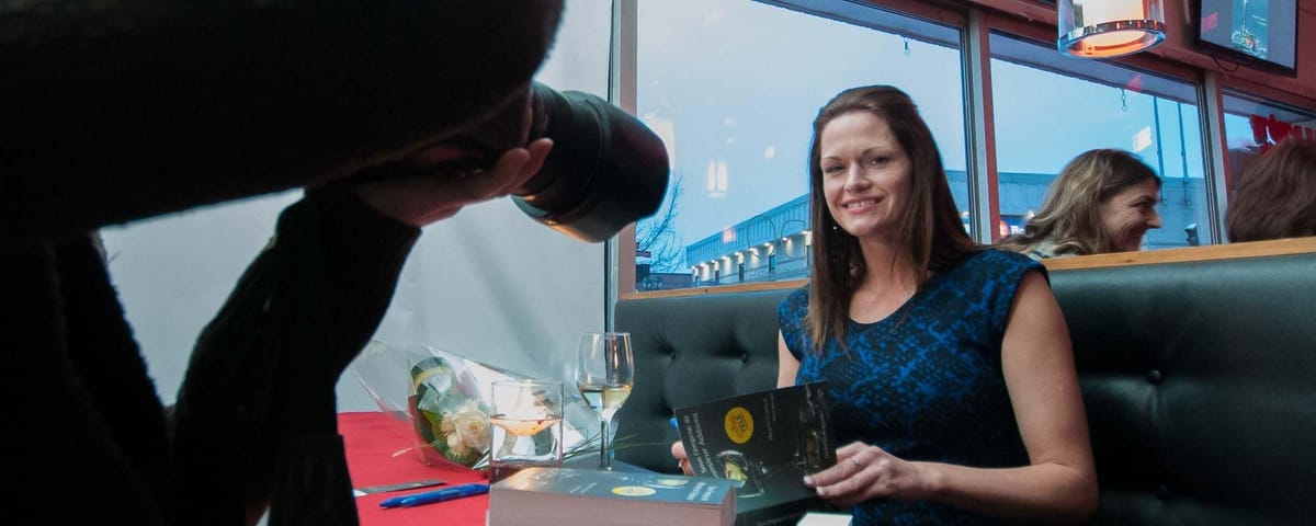 Marjorie D. Lafond a réuni une centaine de personnes au Mondo à Saint-Jérôme pour le lancement de son premier roman.