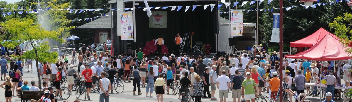 Le 24 juin, ça se passe à la Place de la Gare. Sur notre photo, la fête de l'an dernier. Photo André Bernier