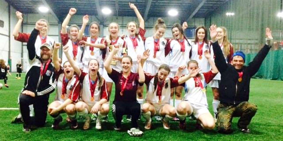 L'équipe championne du tournoi: Évelyne Bonin, Joannie Éthier, Ariane Gauthier, Laurence Viens, Annabel Lavergne-Gagnon, Mila