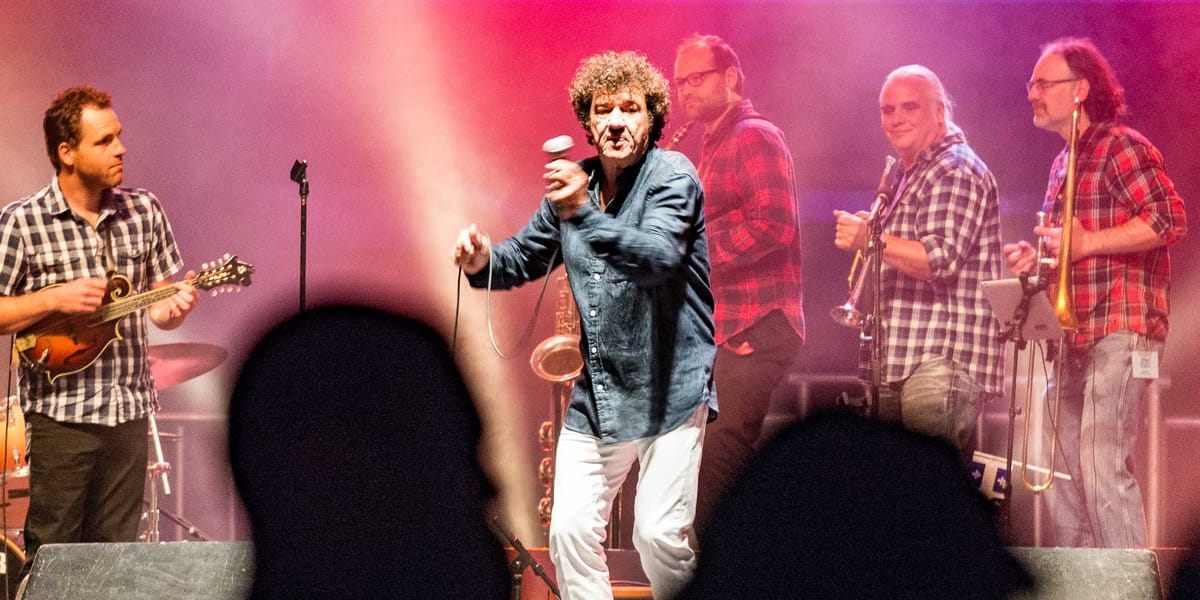 Robert Charlebois sur scène lors du spectacle de la Fête nationale à Saint-Jérôme, le 23 juin 2016.