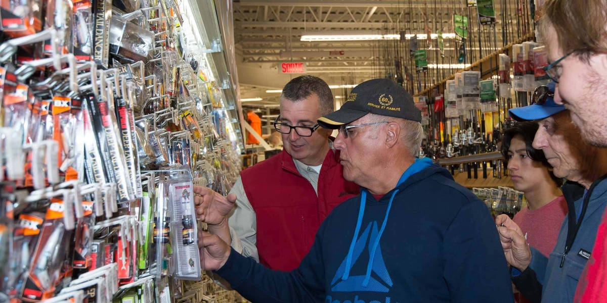 Il y avait foule pour l'ouverture du nouveau département de chasse et pêche du Canadian Tire, le 19 septembre à Sainte-Agathe
