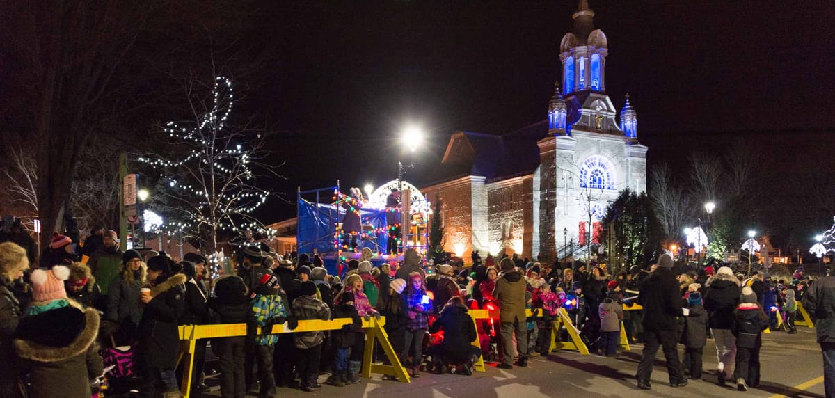 Le défilé du père Noël de Saint-Sauveur, toute une parade