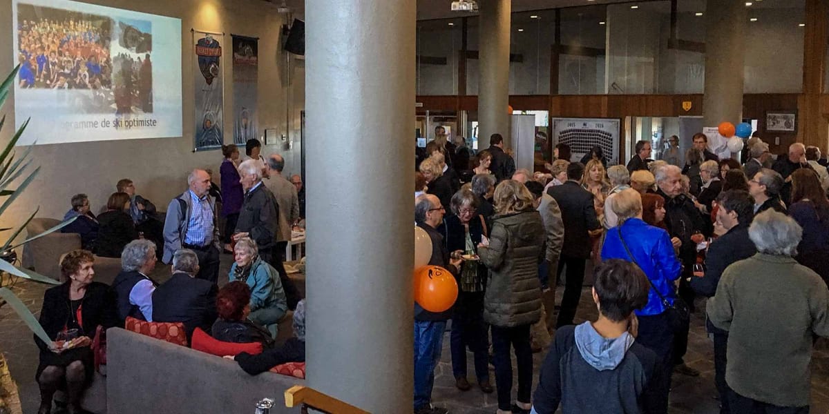 Les bénévoles impliqués à Sainte-Adèle ont participé à un cocktail avant d'assister au spectacle de François Massicotte, le 2