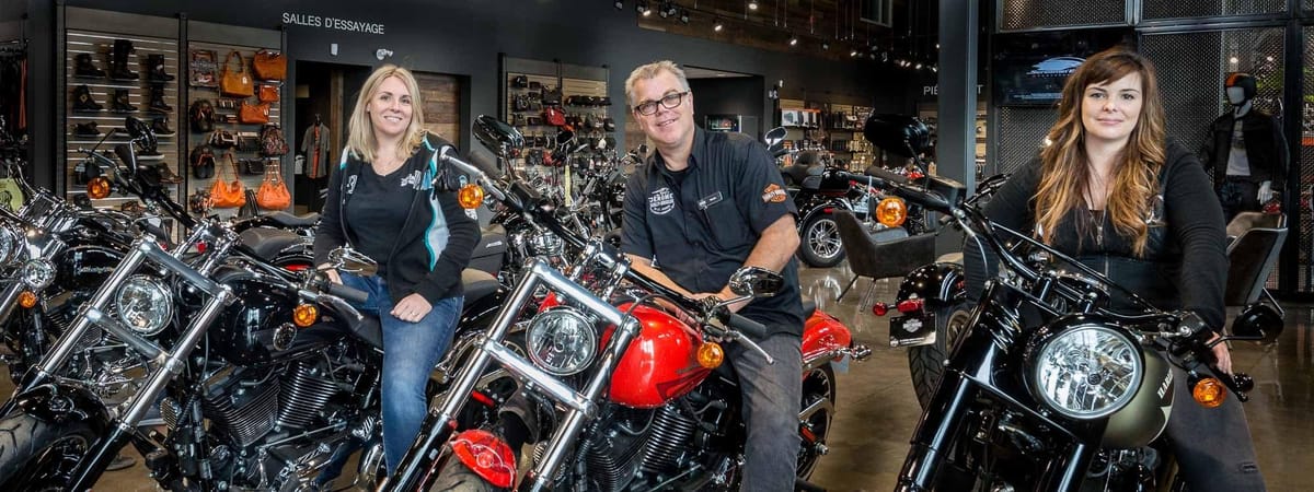 Des mordus de moto chez St-Jérôme Harley-Davidson