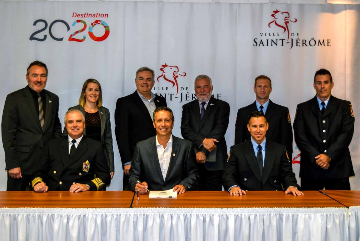 À table: Luc Chaput, directeur du Service de la sécurité incendie, Stéphane Maher, maire de Saint-Jérôme, Jonathan Duchesneau