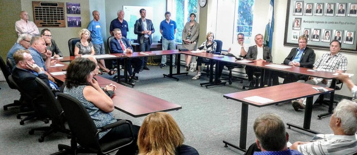 Six maires sur 10 des Pays-d'en-Haut accusent le préfet Gilles Boucher de désinformation à propos du futur centre sportif à Sainte-Adèle
