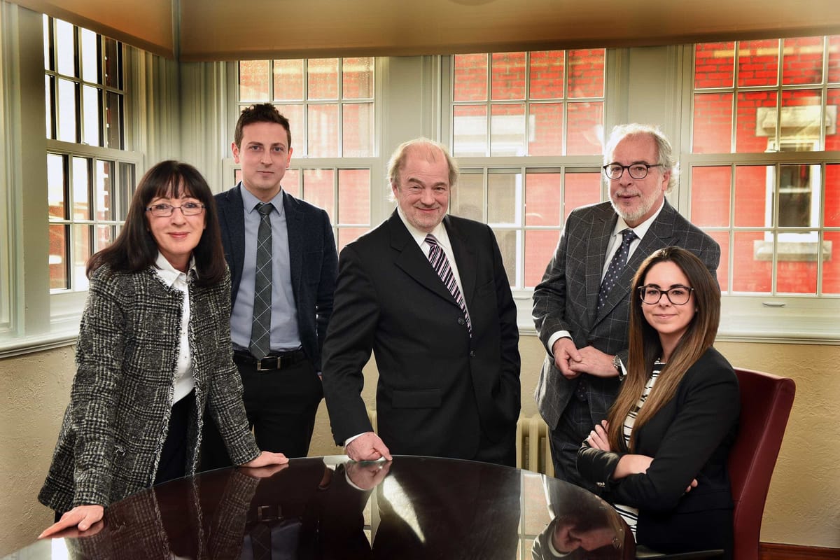 Me Anne-Marie Coutu, Me Pierre-Alexandre Brière, Me Benoît Roberge, Me Rhéal Éloi Fortin et Me Maude Mongrain.