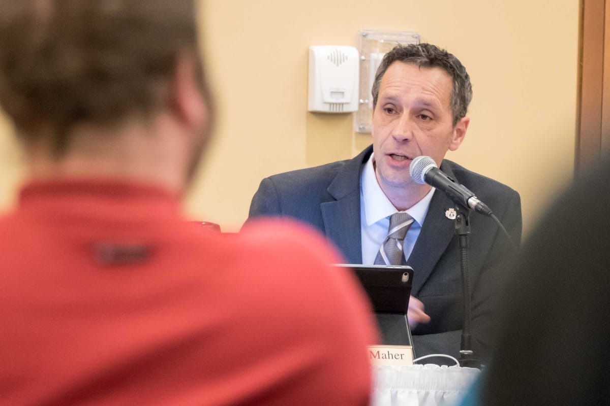 Le maire de Saint-Jérôme, Stéphane Maher, lors de l'assemblée du conseil municipal le 20 février 2018.