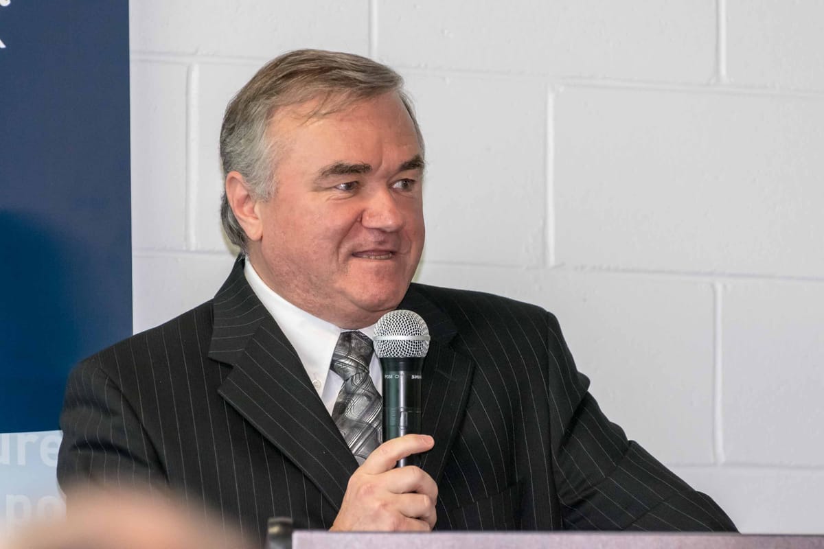 Gilles de la Chevrotière: Une carrière de bénévole du hockey qui dure depuis 40 ans