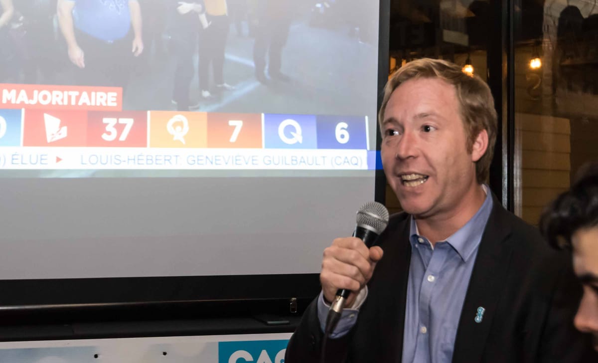 En à peine 12 minutes, Youri Chassin a d'abord vu les réseaux de télévision confirmer sa victoire dans Saint-Jérôme, puis ann