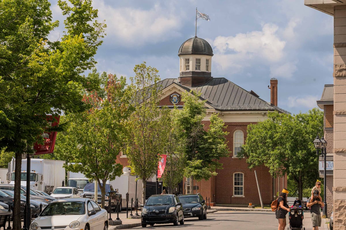 Et on tourne... une publicité à l'ancien hôtel de ville de Saint-Jérôme