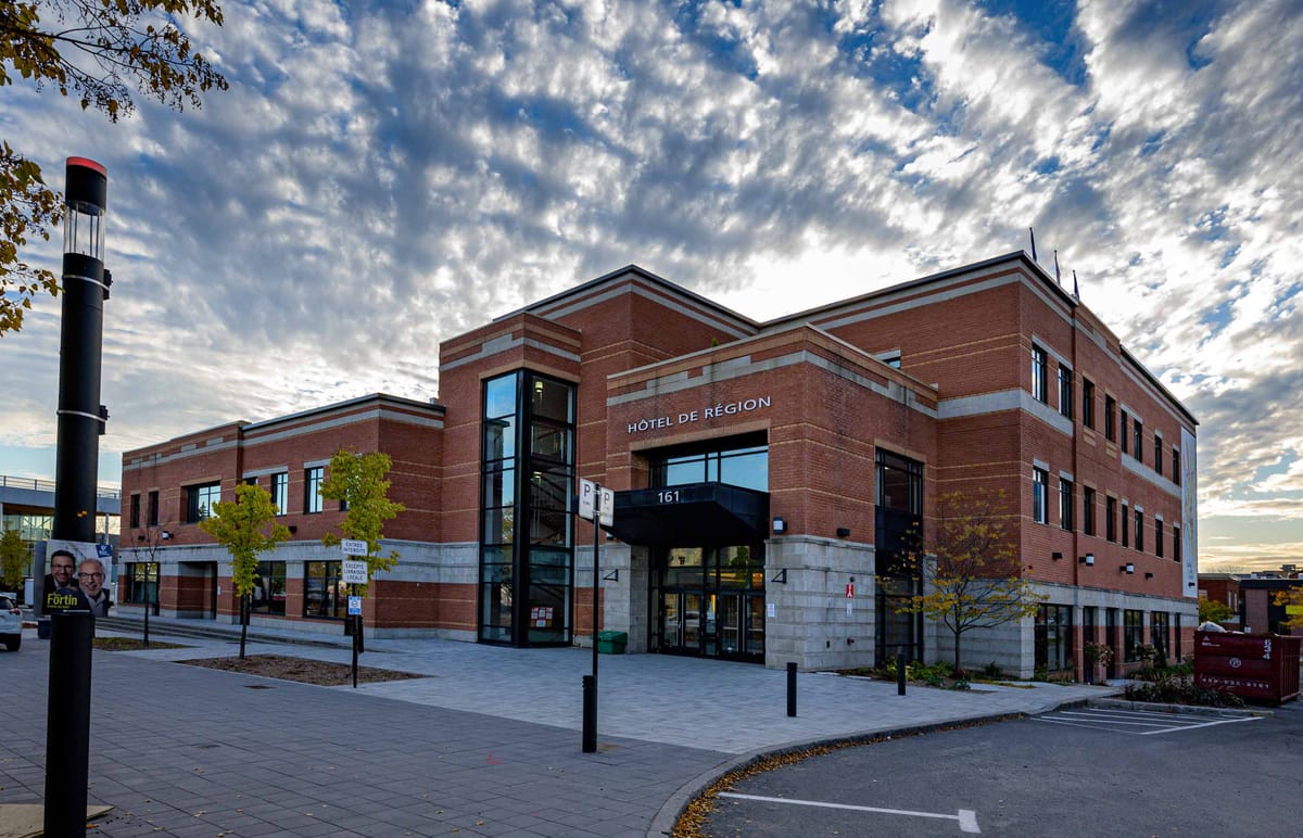 La Ville de Saint-Jérôme s'installe progressivement dans son nouvel Hôtel de ville