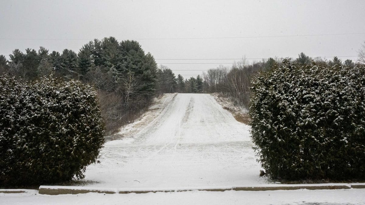 Nouveaux anneaux de glace, retour de la glissade au parc des Hauteurs et personnages lumineux à la nuit tombée à Saint-Jérôme pour décembre