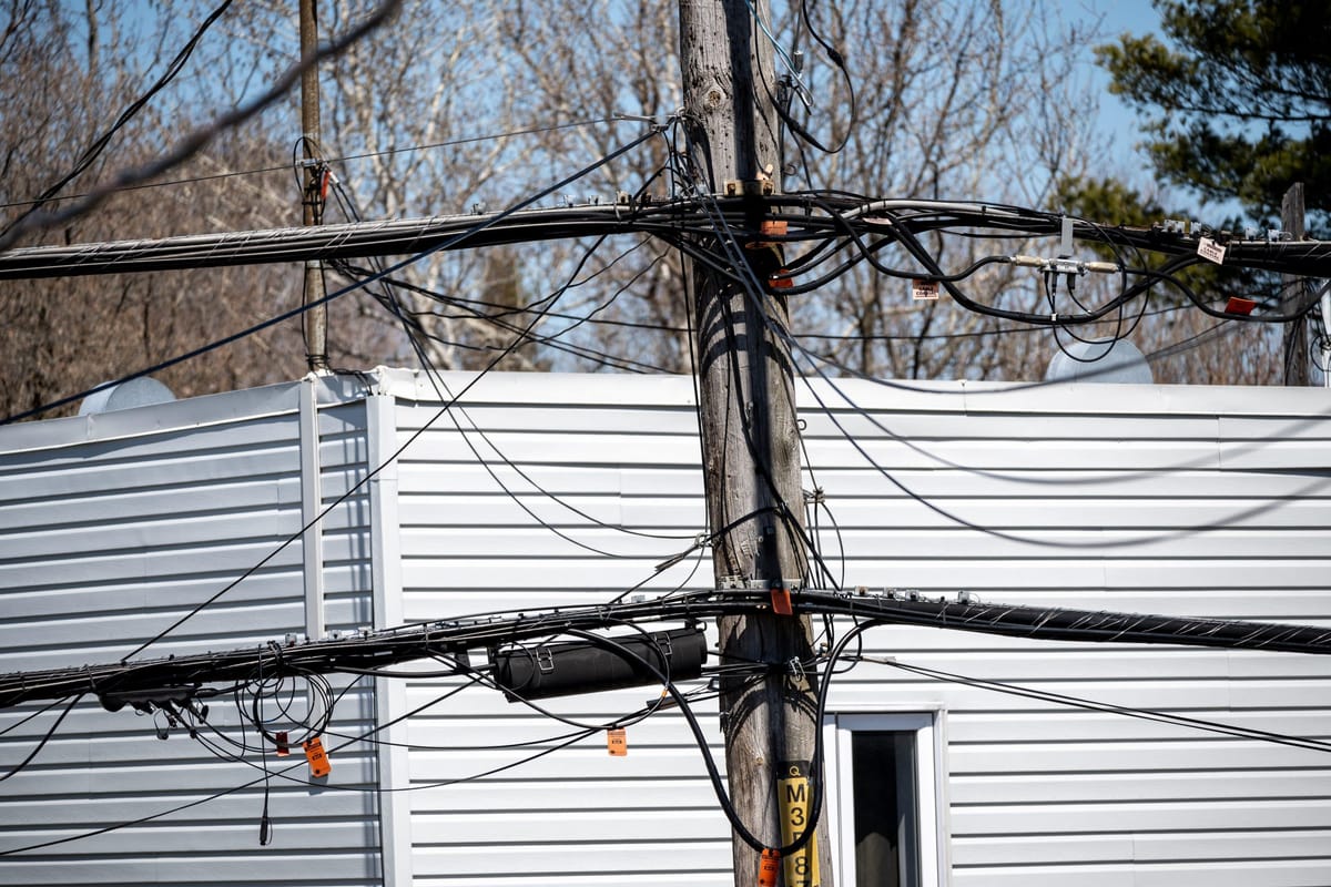 Rhéal Fortin et les députés du Bloc québécois demandent au gouvernement du Canada de faire d'Internet un service essentiel
