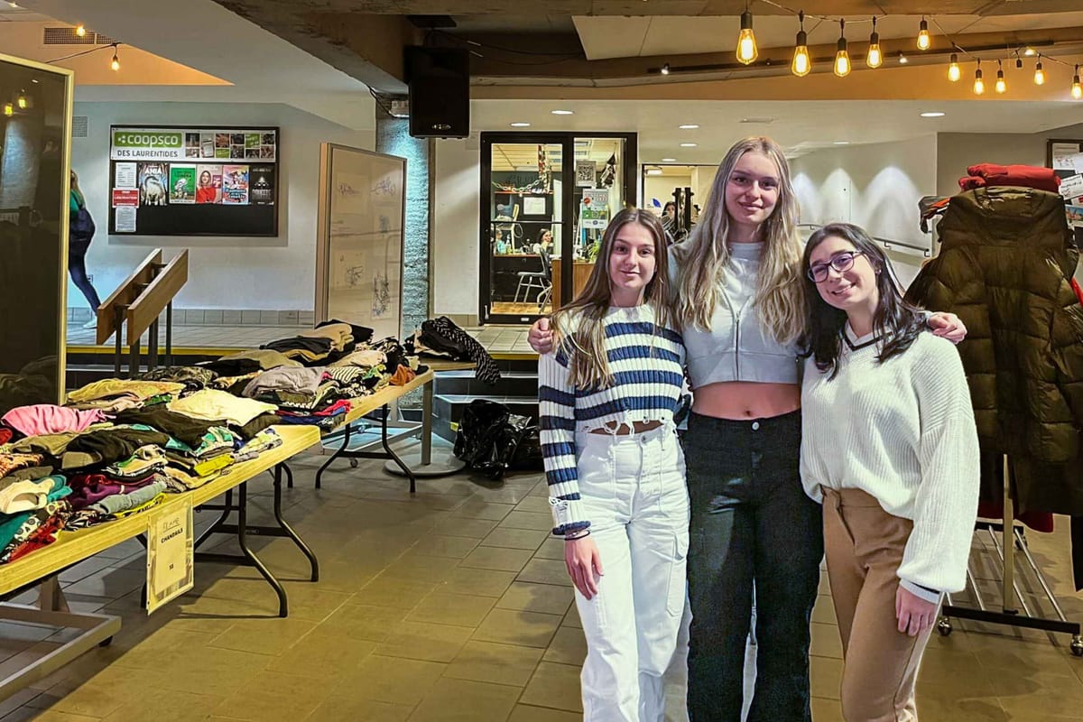 Trois étudiantes du Cégep organisent une friperie qui rapporte 1380$ à la maison Pause-parent