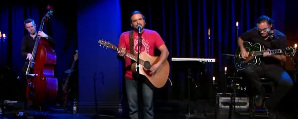 Philippe Boucher chante Chalet dans l'Nord, à MAtv.