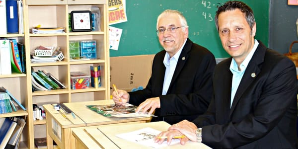 Stéphane Maher et Pierre Dionne Labelle ont pris place à leur pupitre, eux qui siègent maintenant à l’Hôtel de ville et à la