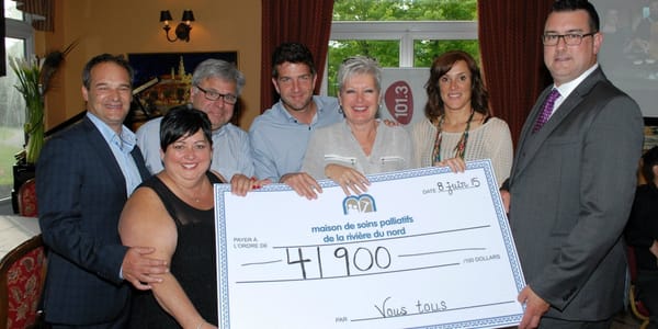 Le comité organisateur du tournoi: Marc Grenier, Josée Desnoyers, François Pageau, François Blondin, Sylvie Tremblay, Yannie