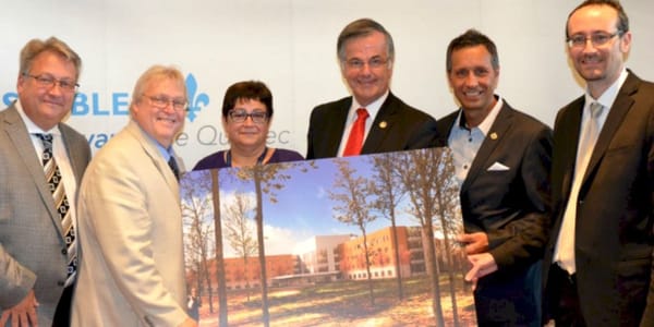 Jean-François Foisy, pdg du CISSS des Laurentides, Gaétan Barrette, ministre de la Santé, Martine Lauzon, coordonnatrice des