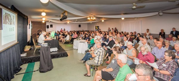 Un peu plus de 200 personnes assistaient à l'assemblée générale spéciale de la Caisse Desjardins de Saint-Antoine-des-Laure,