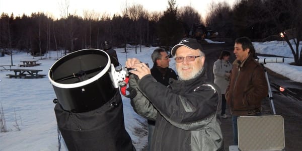 Les membres du Club d'astronomie du Bois de Belle-Rivière et de Mirabel profitent d'un site paisible pour observer les étoile