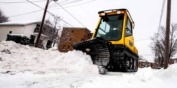 Le 7 janvier 2015, on déneigeait les trottoirs à Saint-Jérôme.