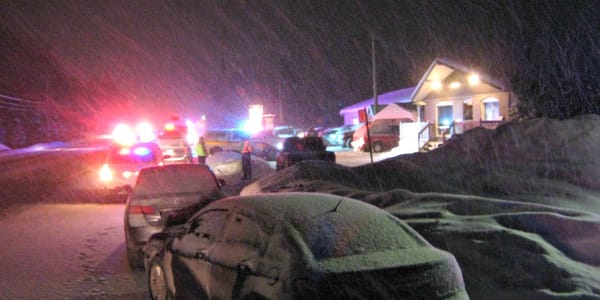 Plusieurs policiers étaient réunis à l'intersection de la route 117 et de la rue des Peupliers, à Val-David, le 19 janvier 20