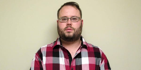 Simon Drouin a été arrêté par la police de Saint-Jérôme dans une résidence d'Arundel, le 11 février 2016.