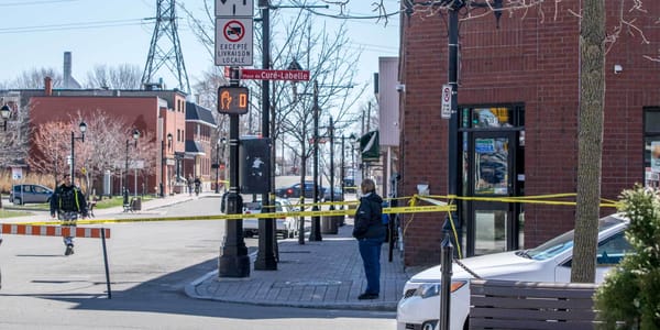 Une agression armée a mené à l'arrestation de deux suspects et a fait une victime, le matin du 23 avril 2016 à Saint-Jérôme.