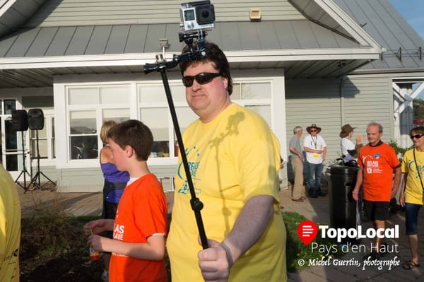 Une voiture sur le côté