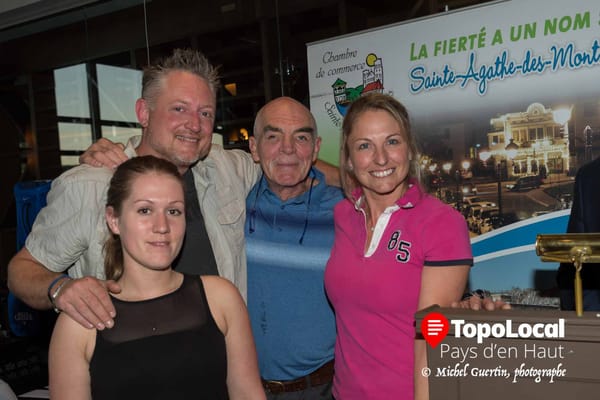 Recherché: voleur au couteau et lunettes de soleil