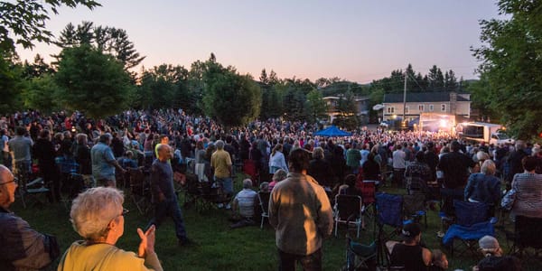 La température était au rendez-vous. Les nombreux résidents et villégiateurs ont pu profiter des spectacles en plein air cett