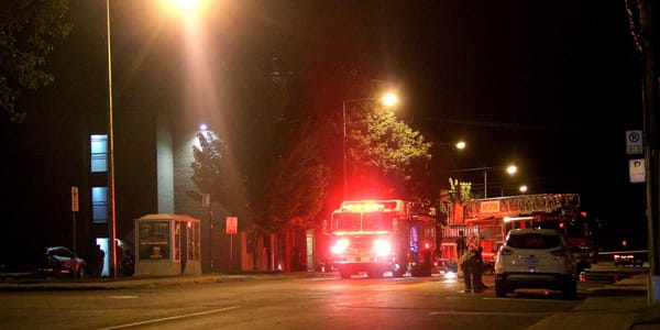 Ça sentait la fumée et il y avait des pompiers sur la rue Latour, dans la nuit du 13 août 2016.