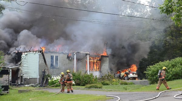 Une maison brûle à Bellefeuille