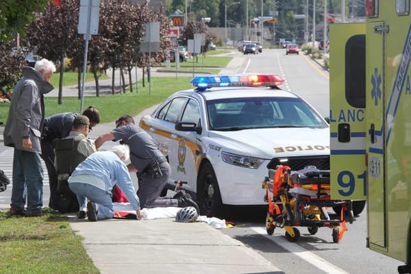 Un cycliste s'est fait frapper par une voiture qui a quitté les lieux de l'accident, vers midi le 11 septembre 2016 à Saint-S