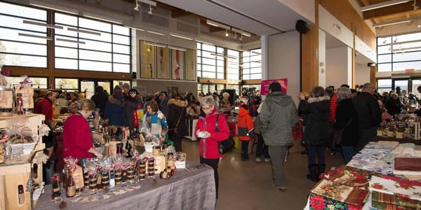 Le Marché de Noël de Sainte-Adèle regroupe près de 60 exposants, qui offrent leurs merveilles pour le temps des Fêtes.