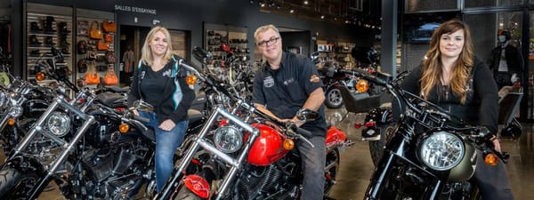 Des mordus de moto chez St-Jérôme Harley-Davidson