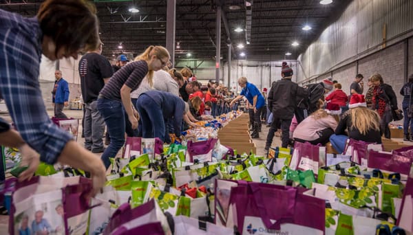 Les Optimistes de Saint-Jérôme distribuent près de 250 paniers de Noël