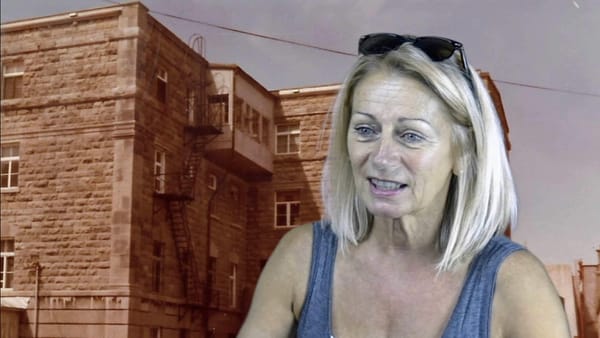 Monik Gratton: Elle vivait avec sa famille à la prison!