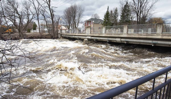 L'eau et la rivière du Nord sous haute surveillance à Saint-Jérôme