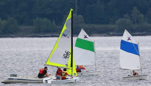 Apprendre la voile sur le lac des Deux-Montagnes