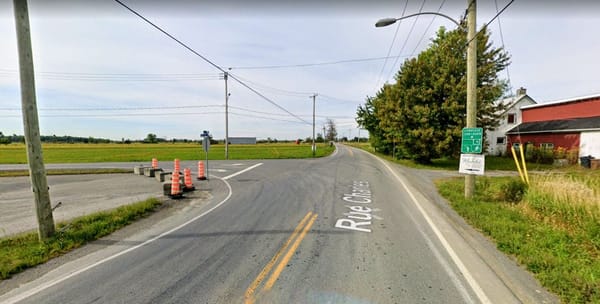 Panneau d'arrêt installé pour un jour seulement à Mirabel