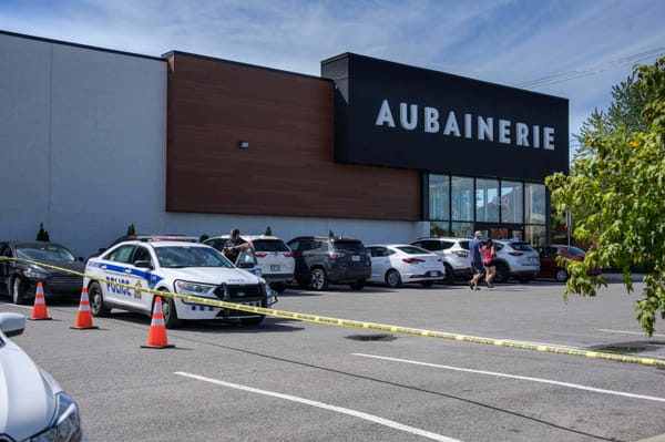 Un piéton de 75 ans meurt dans le stationnement de L'Aubainerie à Saint-Jérôme