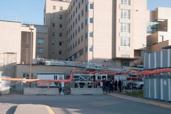 Mort d'un ouvrier tombé du toit au chantier de l'Hôpital de Saint-Jérôme