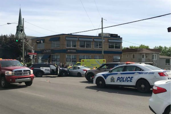 Un véhicule de la police impliqué dans un accident, coin Labelle et Lajeunesse à Saint-Jérôme