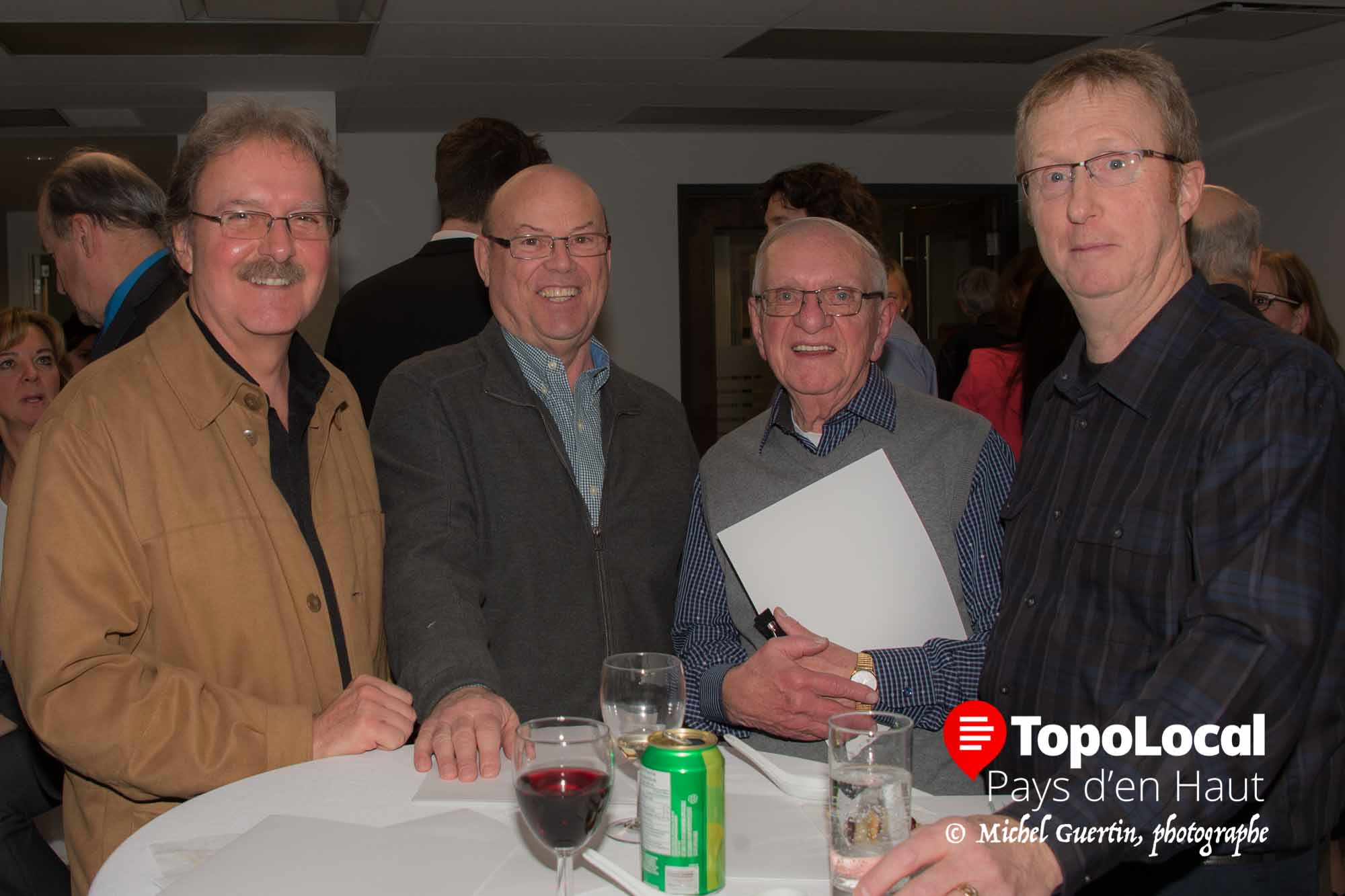 Charles Sabourin, Robert Robson, Claude Wilsey et Yves Massé, tous retraité de la Caisse de Saint-Sauveur ont toujours Desjardins de tatoué sur le coeur.