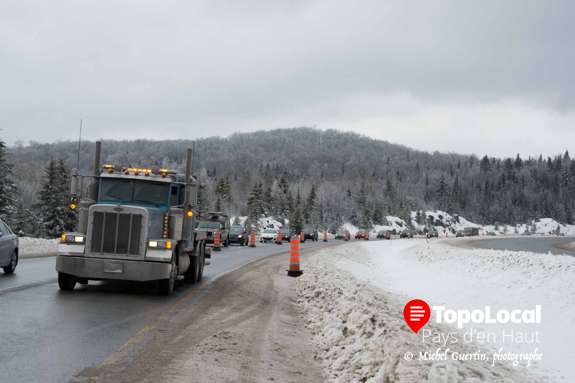 20160217-sainte-adele-accident-autoroute-deversement-cargaison-3