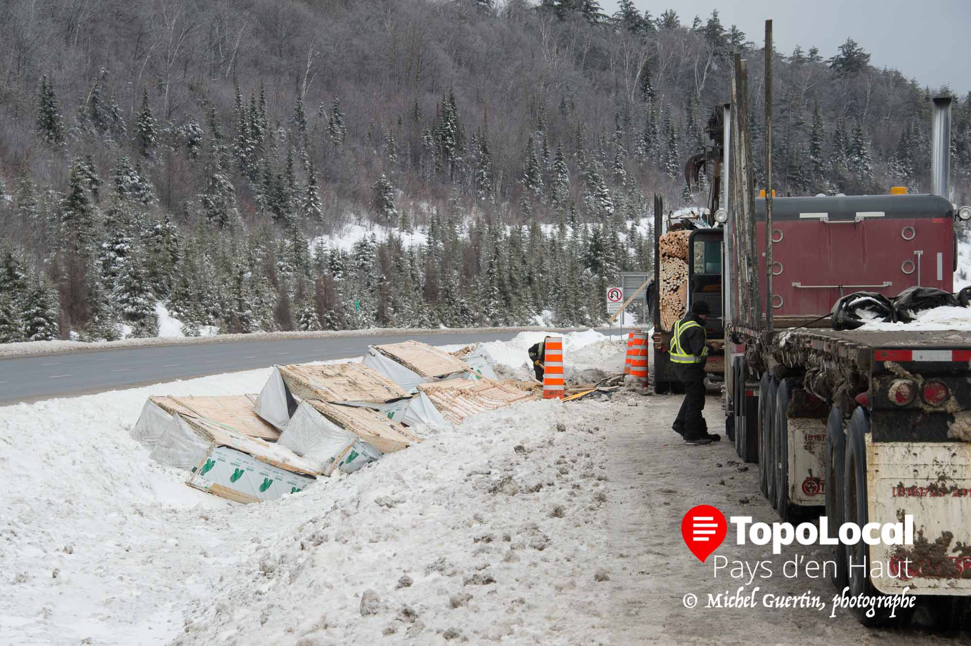 20160217-sainte-adele-accident-autoroute-deversement-cargaison-7